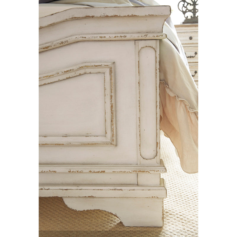  Size_King  -- Realyn B743B6 King Upholstered Panel Bed IMAGE 4