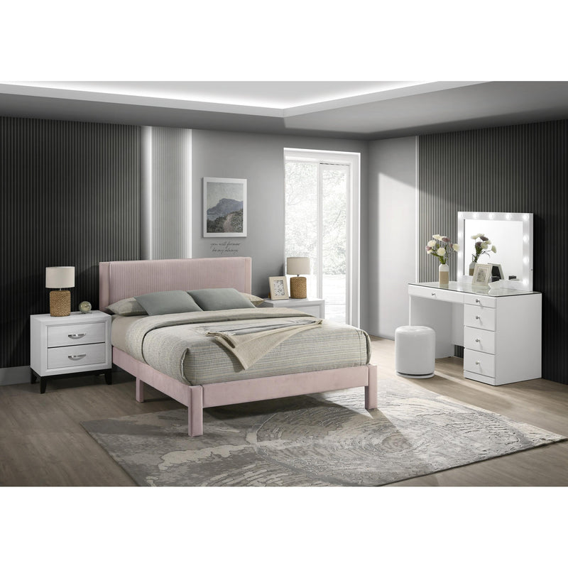  Size_Full  -- Lucia Upholstered Panel Bed IMAGE 3