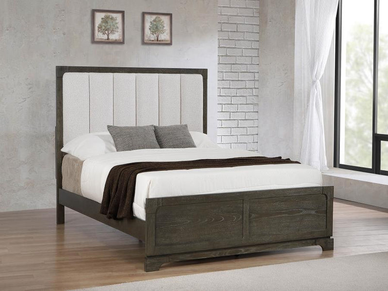 Gran Park - California King Headboard, Footboard & Slats, Box 1 of 2 - Dark Cocoa
