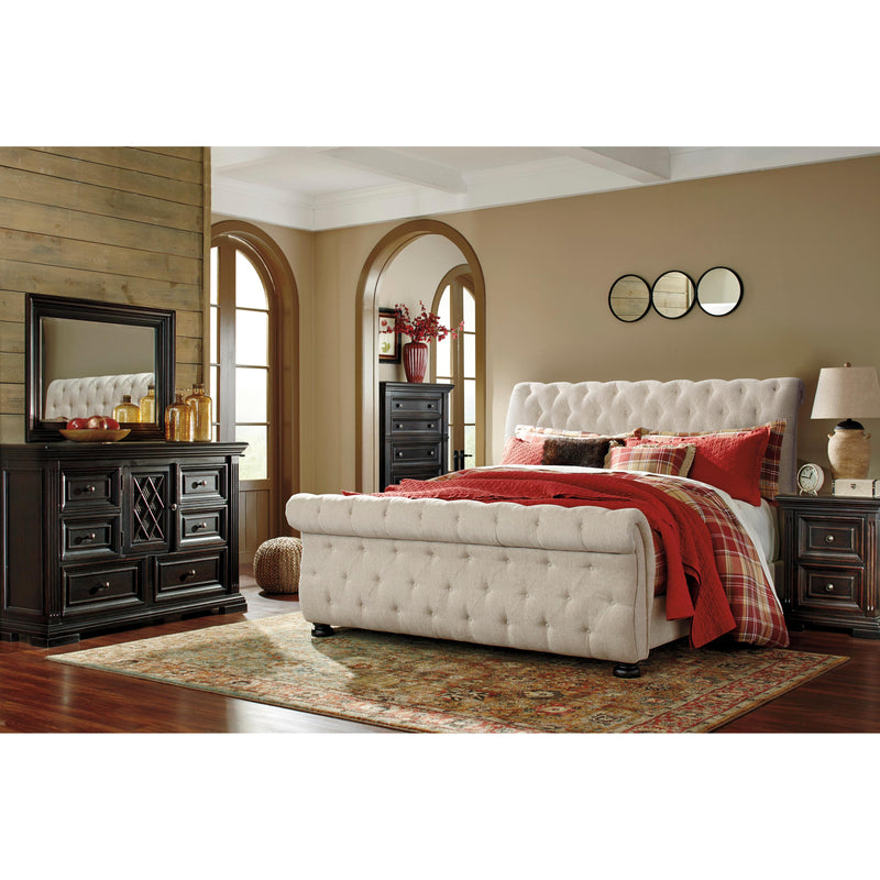 Signature Design by Ashley Willenburg Queen Upholstered Bed B643-77/B643-74/B643-98 IMAGE 4