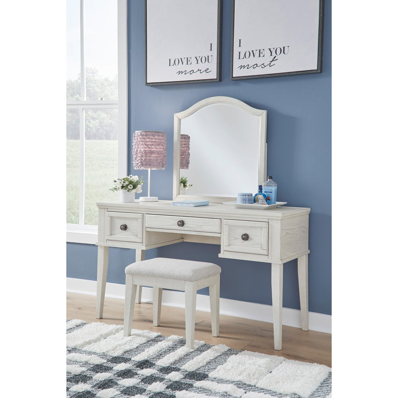 Signature Design by Ashley Robbinsdale 3-Drawer Vanity Set B742-22 IMAGE 2